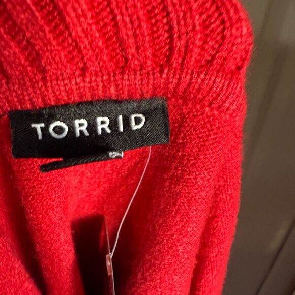 Torrid Pullover Off Shoulder Blouse Sweater Red Minimalist Longsleeve Size 1 - Picture 9 of 11